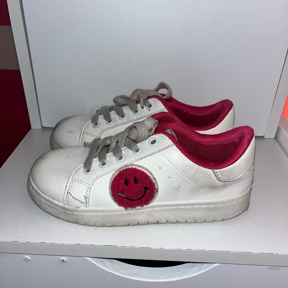 Girls shoes